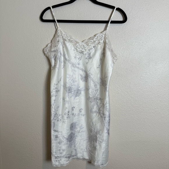 Lauren Ralph Lauren White Chemise with Lace Detail - Picture 1 of 9